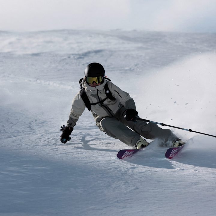 ochsner-sport_club-price_september_Ski_SB-2026_1200x1200_onsite