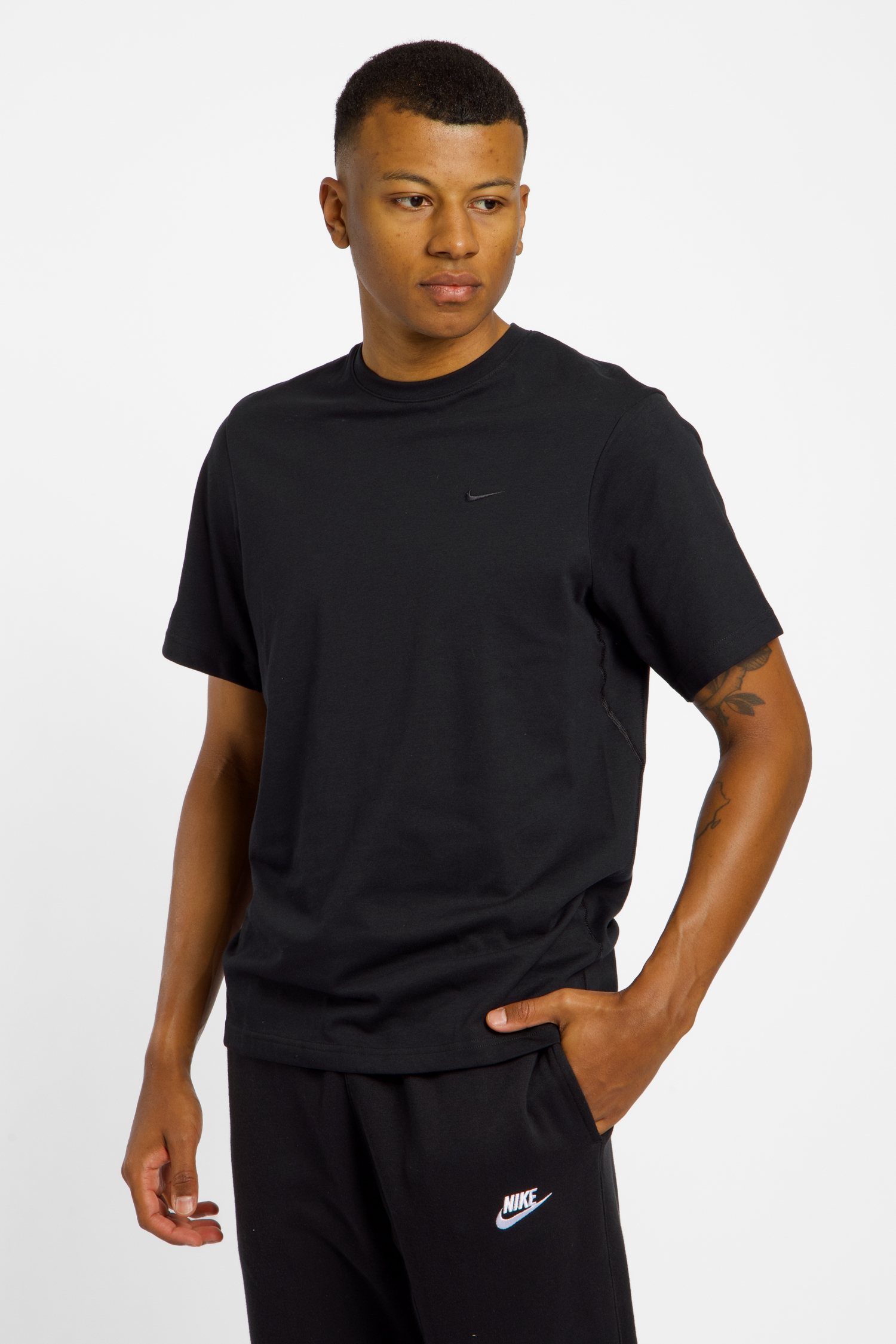 Image of Nike Primary Dri-FIT Herren T-Shirt Schwarz, Herren, Größe: L
