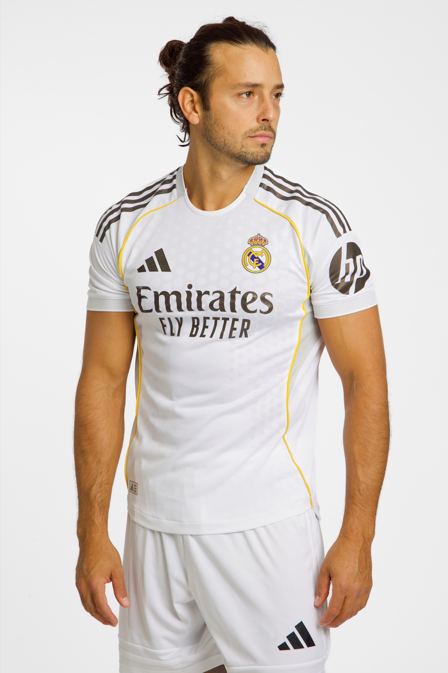 Image of adidas Real Madrid Home Authentic Herren Fussballtrikot 25/26 Weiss, Herren, Größe: XL