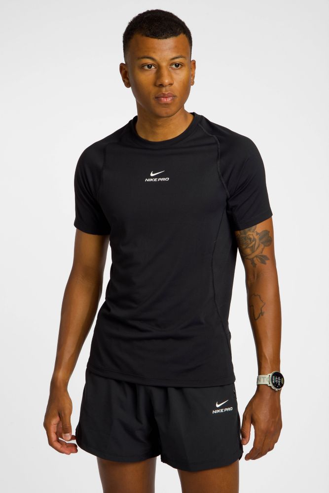 Image of Nike Pro Training Dri-FIT Herren T-Shirt Schwarz, Herren, Größe: L