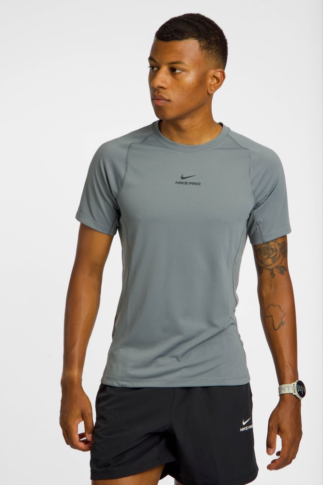 Image of Nike Pro Training Dri-FIT Herren T-Shirt Grau, Herren, Größe: S