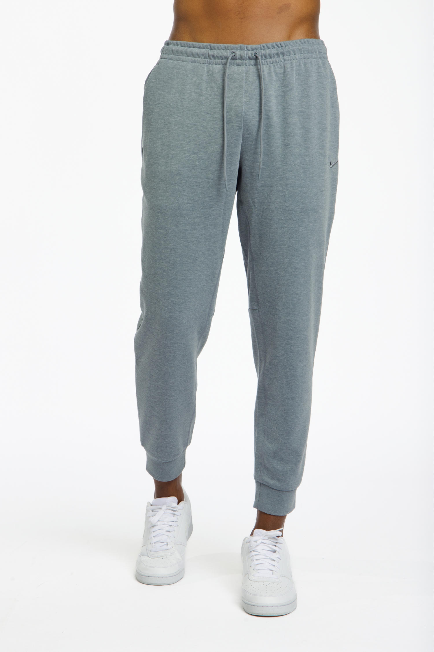 Image of Nike Primary Fleece Dri-FIT UV Herren Trainerhose Grau, Herren, Größe: L