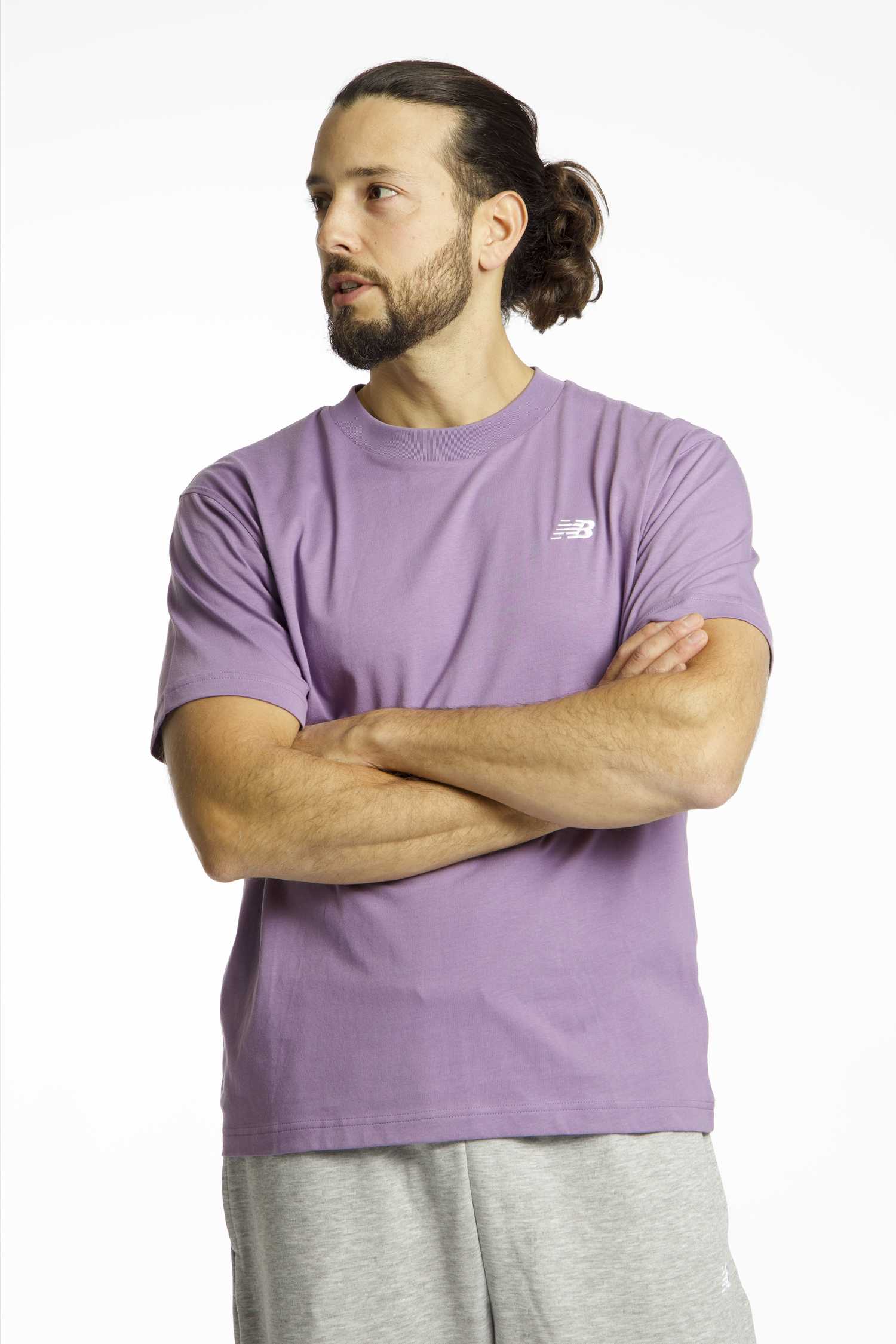 Image of New Balance Sport Essentials Small Logo Herren T-Shirt Lila, Herren, Größe: L