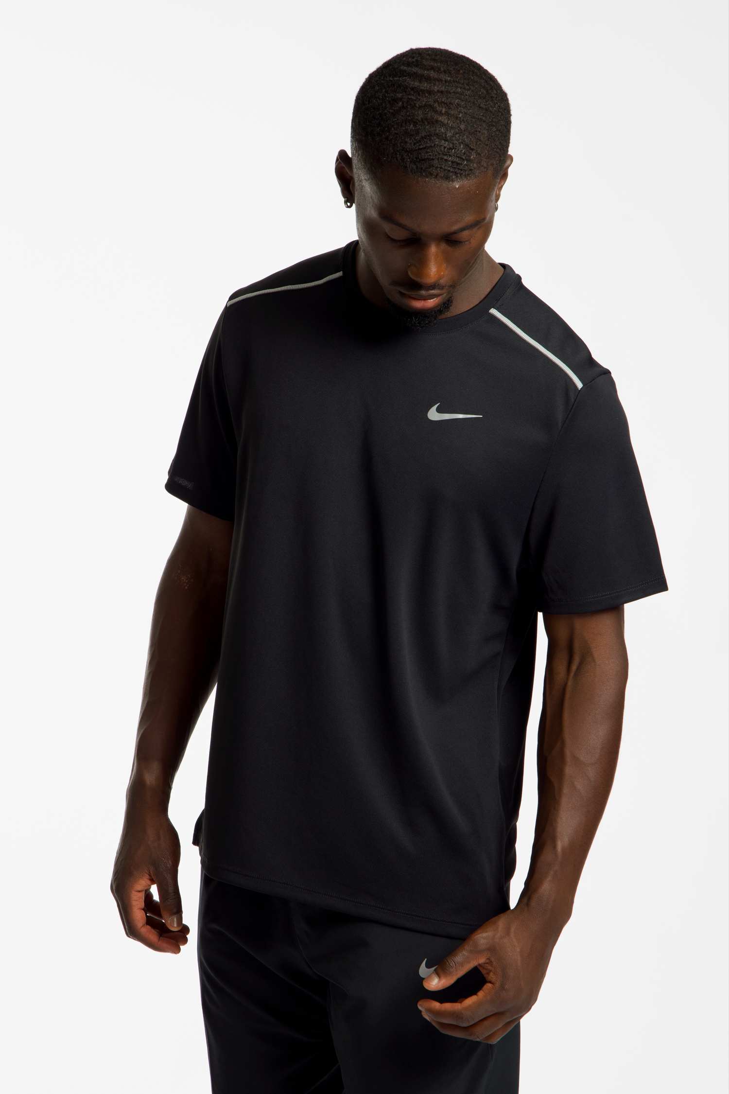 Image of Nike Miler Dri-FIT UV Herren T-Shirt Schwarz, Herren, Größe: L