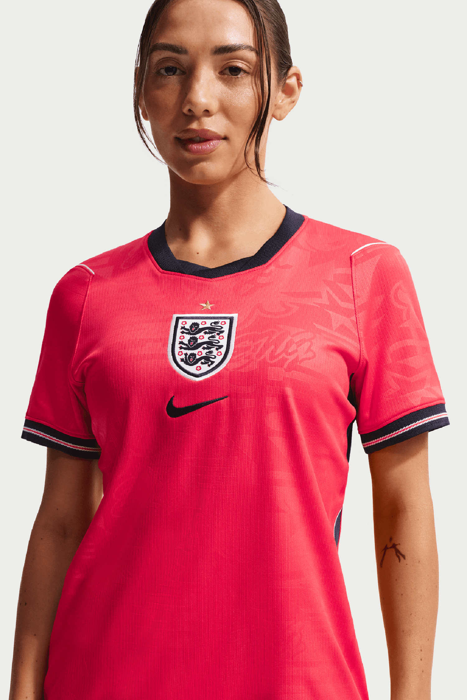 Image of Nike England Away Replica Damen Fussballtrikot WM 2026 Rot, Damen, Größe: XS