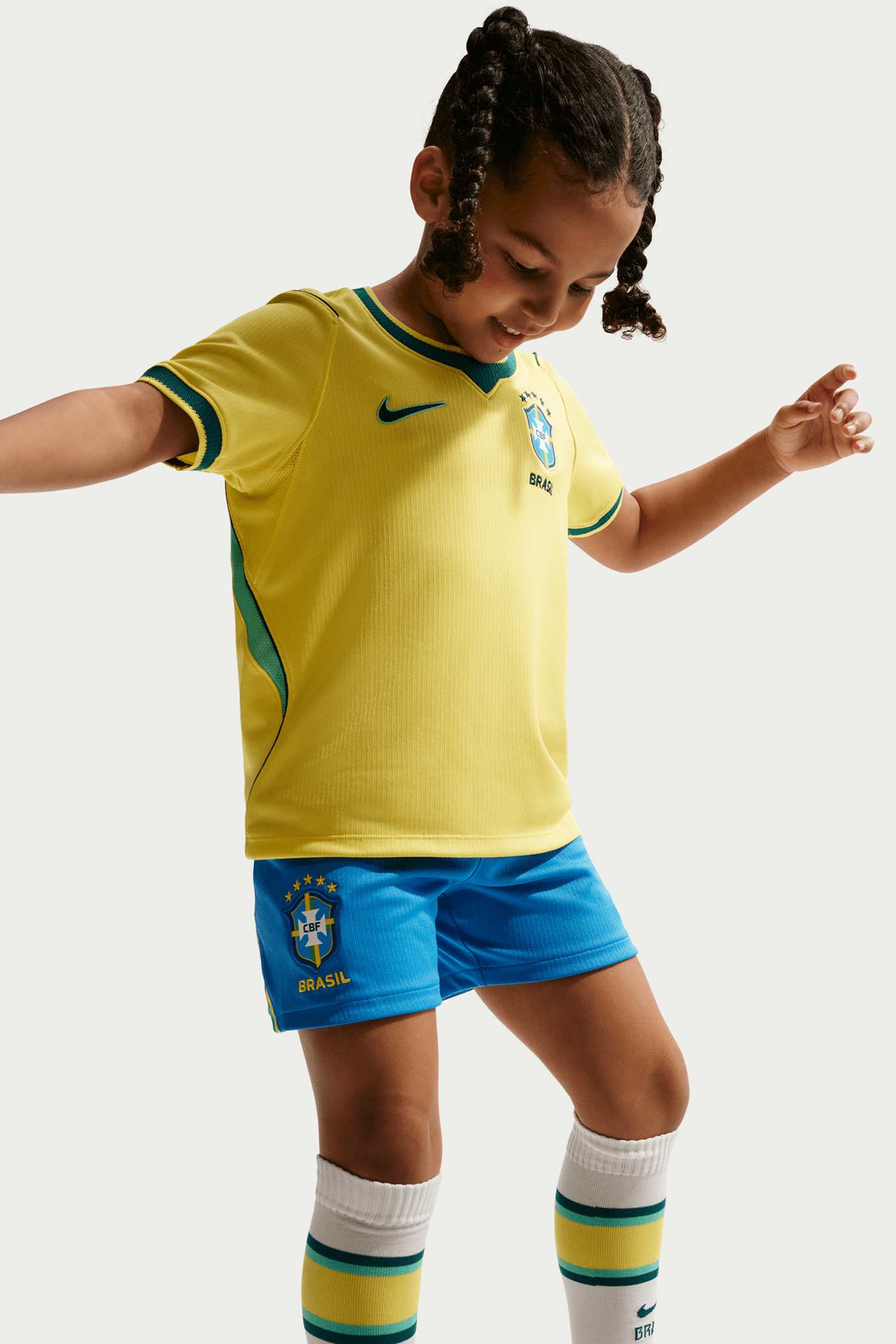 Image of Nike Brasilien Home Replica Mini Kinder Fussballset WM 2026 Gelb, , Größe: 104
