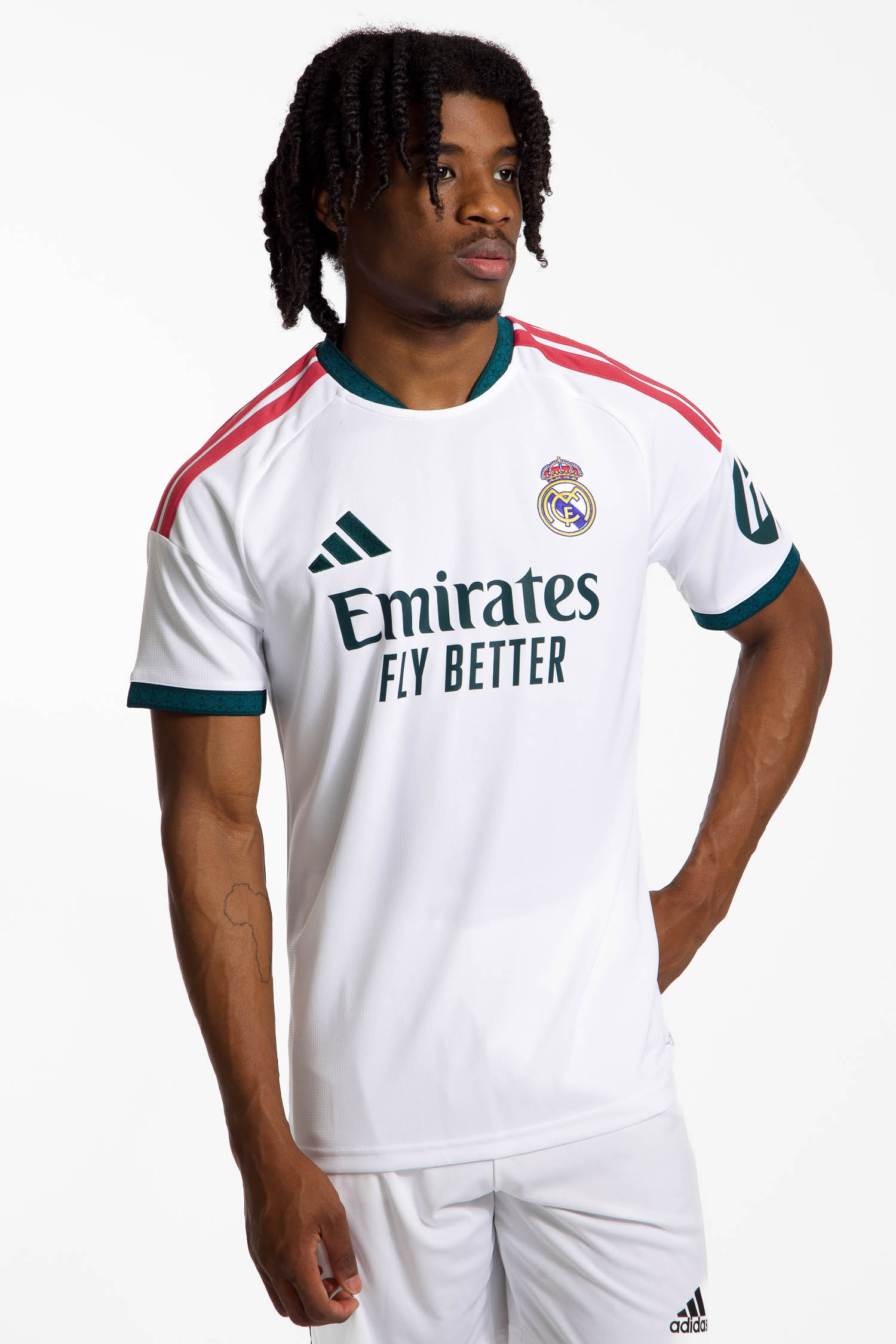 Image of adidas Real Madrid Home Replica Herren Fussballtrikot 26/27 Weiss, Herren, Größe: L