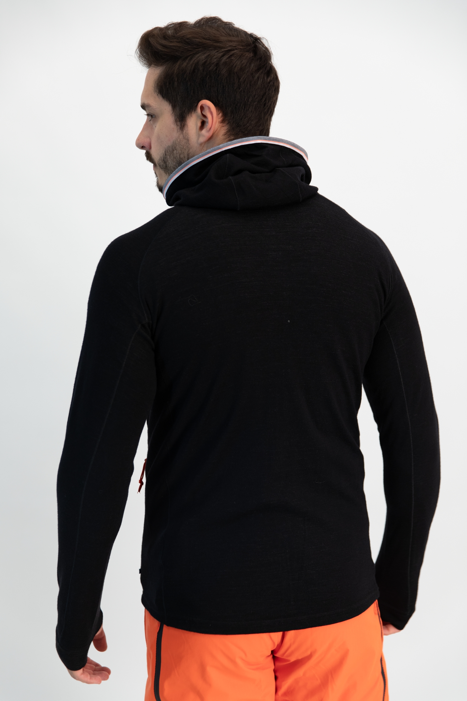 2117 OF SWEDEN Gasska Merino Hooded Herren Midlayer in schwarz