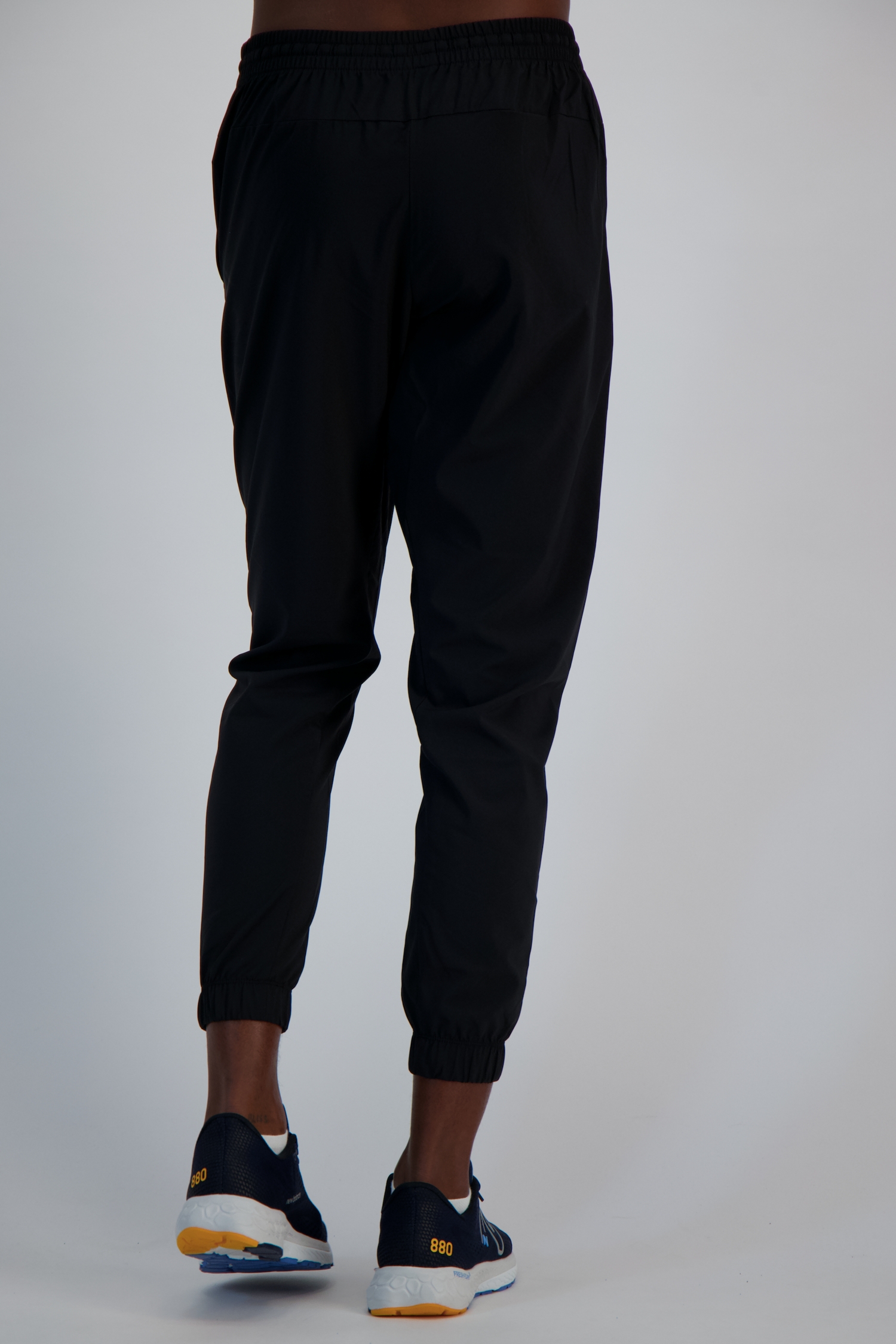 New Balance Active Woven Jogger Herren Laufhose in schwarz kaufen