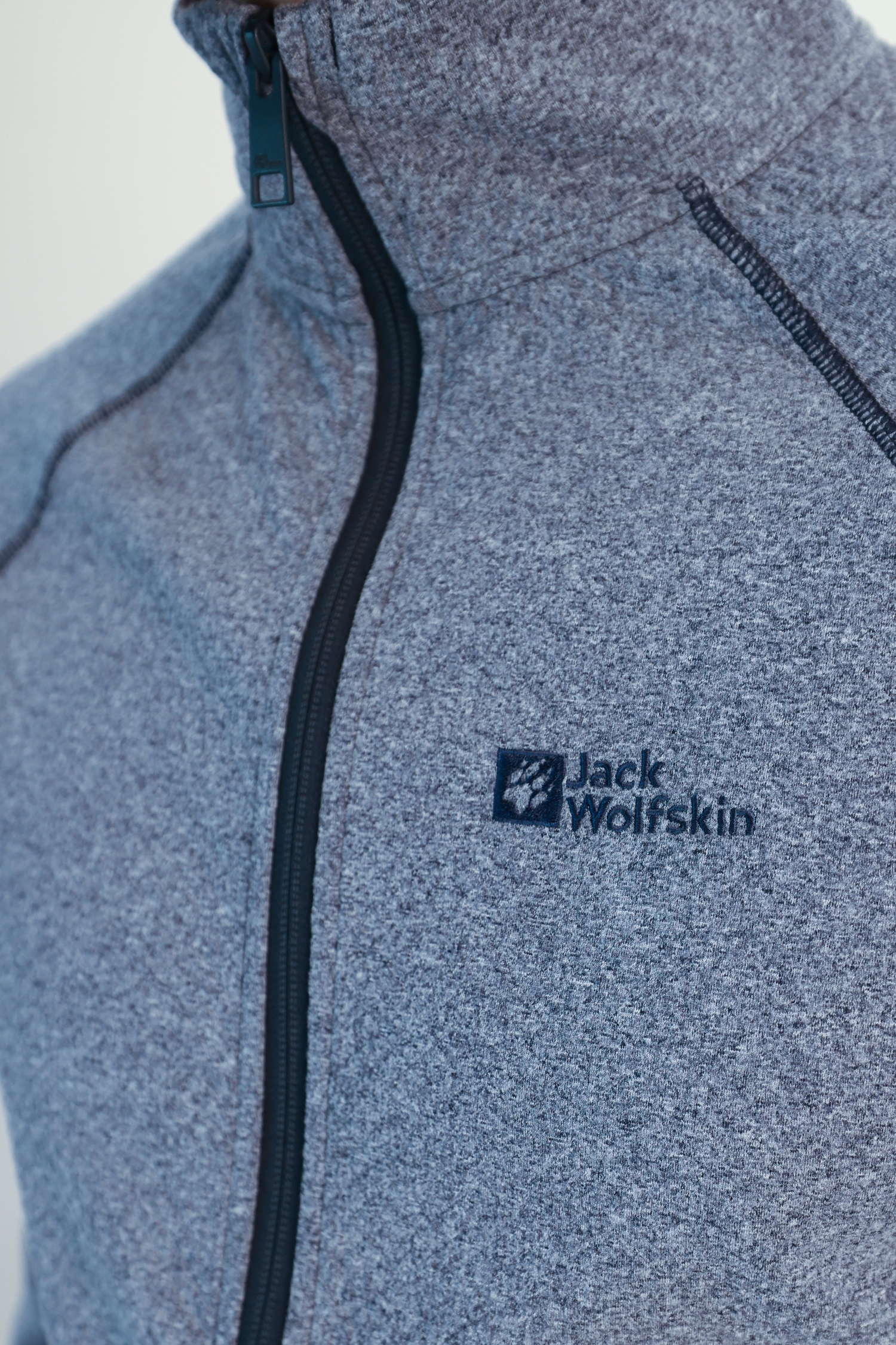 Compra Fernweh midlayer uomo Jack Wolfskin in blu navy