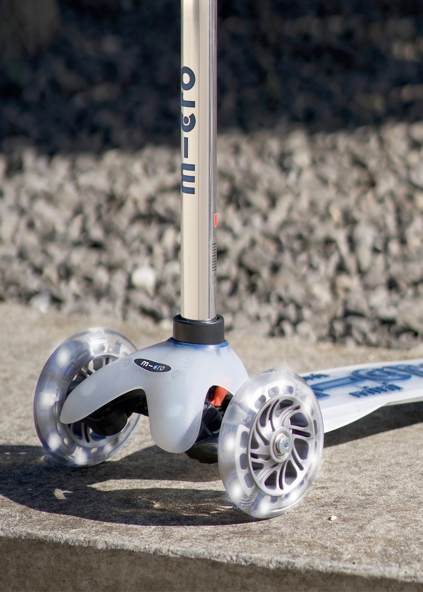 Compra Mini Deluxe Flux LED monopattino Micro in verde acqua