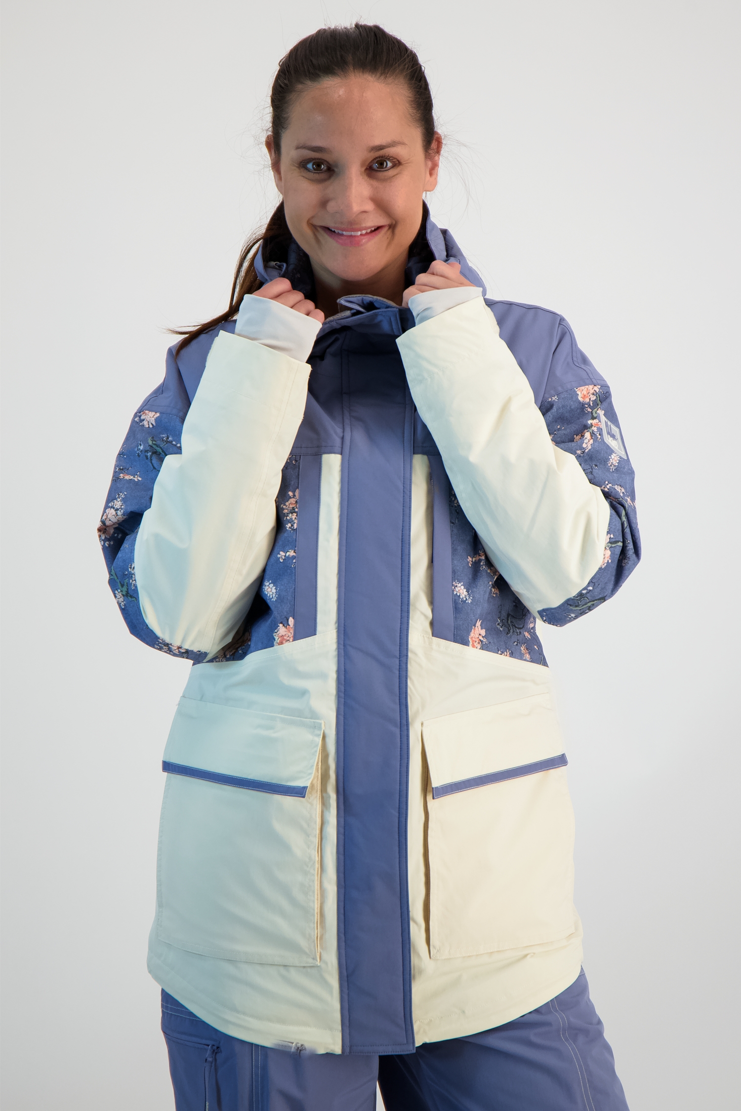 Roxy Chloe Kim Damen Ski-/Snowboardjacke in weiß-blau kaufen