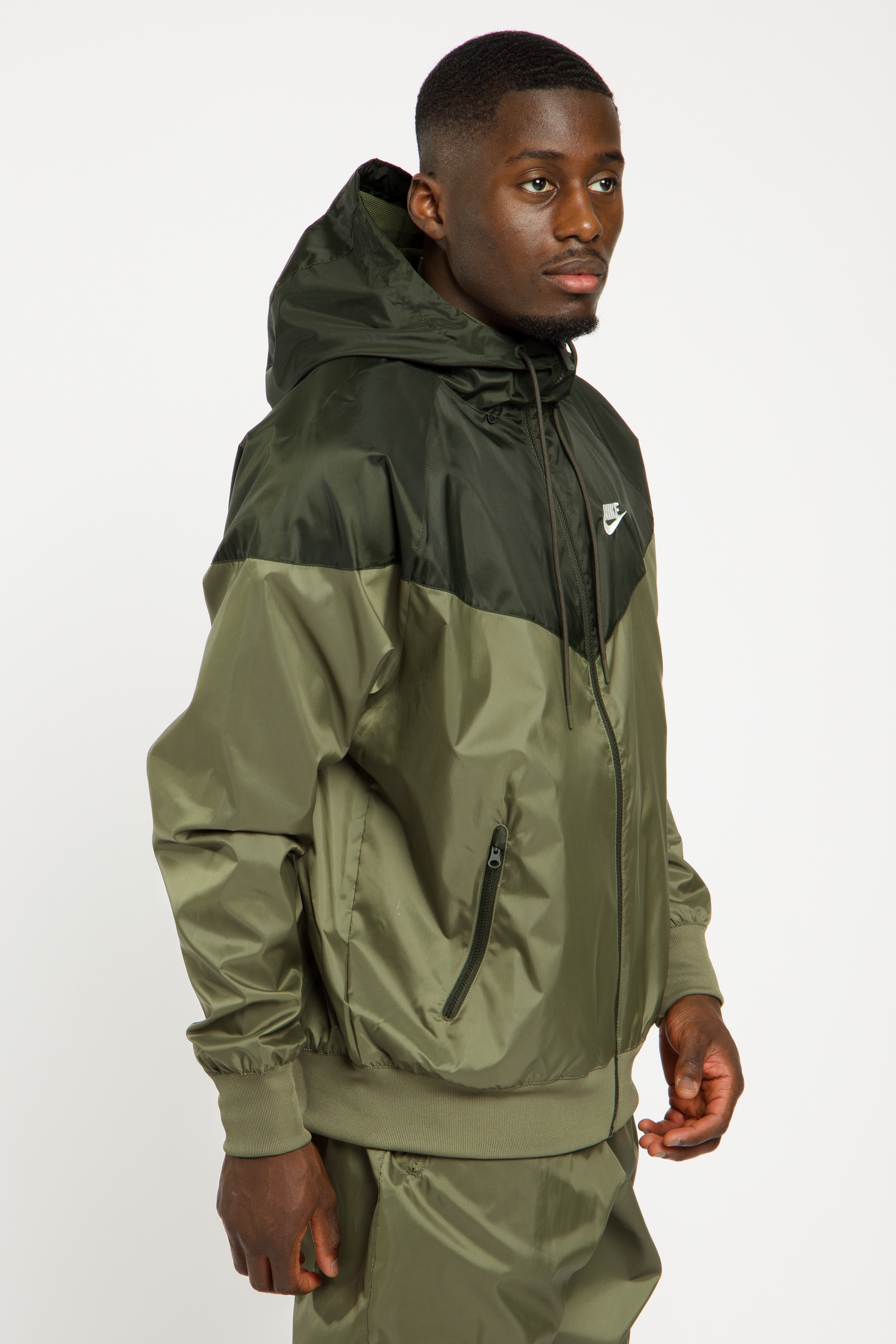 Compra Windrunner giacca della tuta uomo Nike Sportswear in verde
