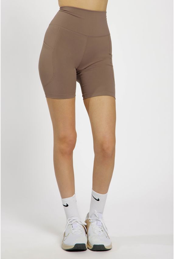Nike One 8" Damen Short Braun 36677 1