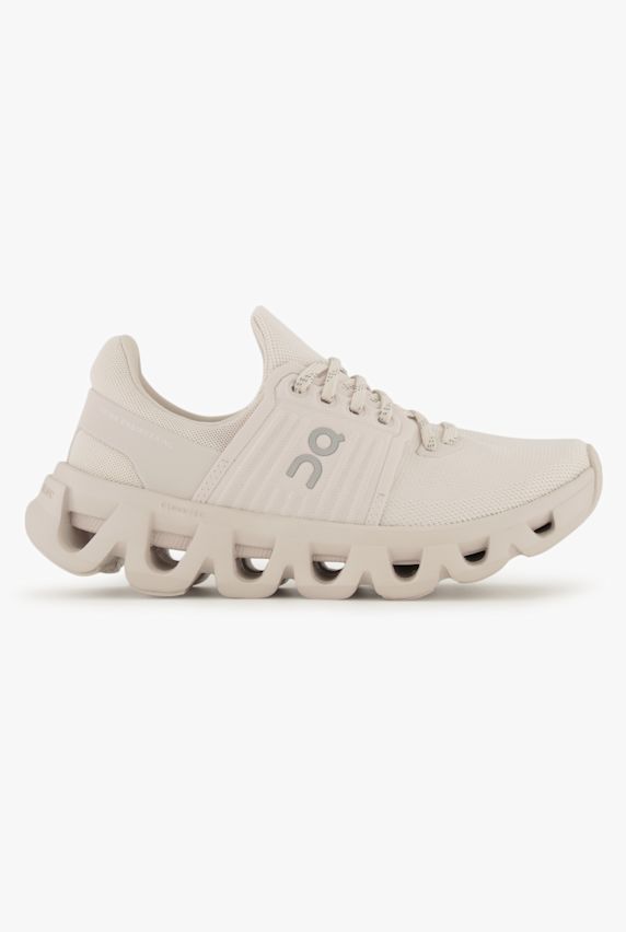 ON Cloudswift AD 4 Damen Sneaker Weiss 36765 1