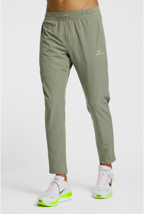 Nike Pro Training Dri-FIT Herren Trainerhose Grün 46723 1