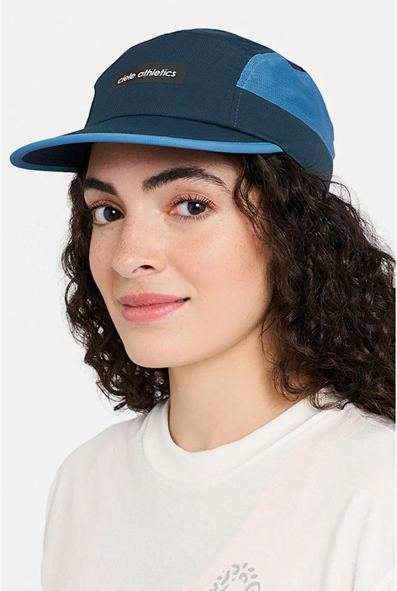 Ciele GO Field Iconic Bar Cap Blau 47854 1