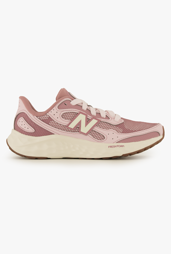 New Balance Arishi v4 Tiralux sneaker femmes Pink 48704 1