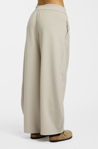 Nike 24.7 ImpossiblySoft pantalon de sport femmes Beige