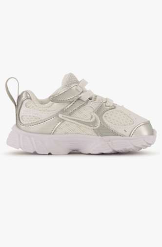 Nike V5 Runner sneaker bimbo Argento