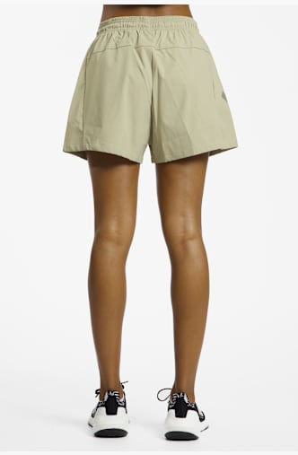 adidas Z.N.E. Woven Damen Short Beige