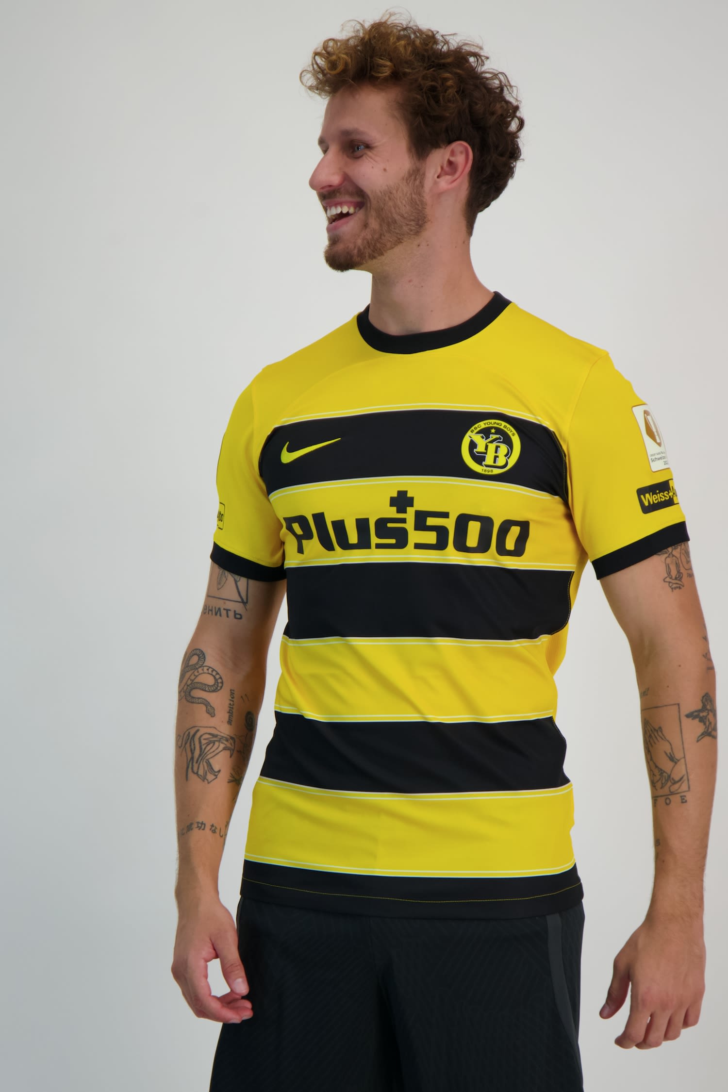 Young Boys Bern Home Replica Herren Fussballtrikot 23/24