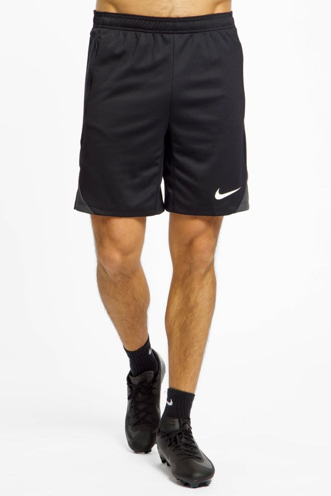 Dri-FIT Strike Herren Short