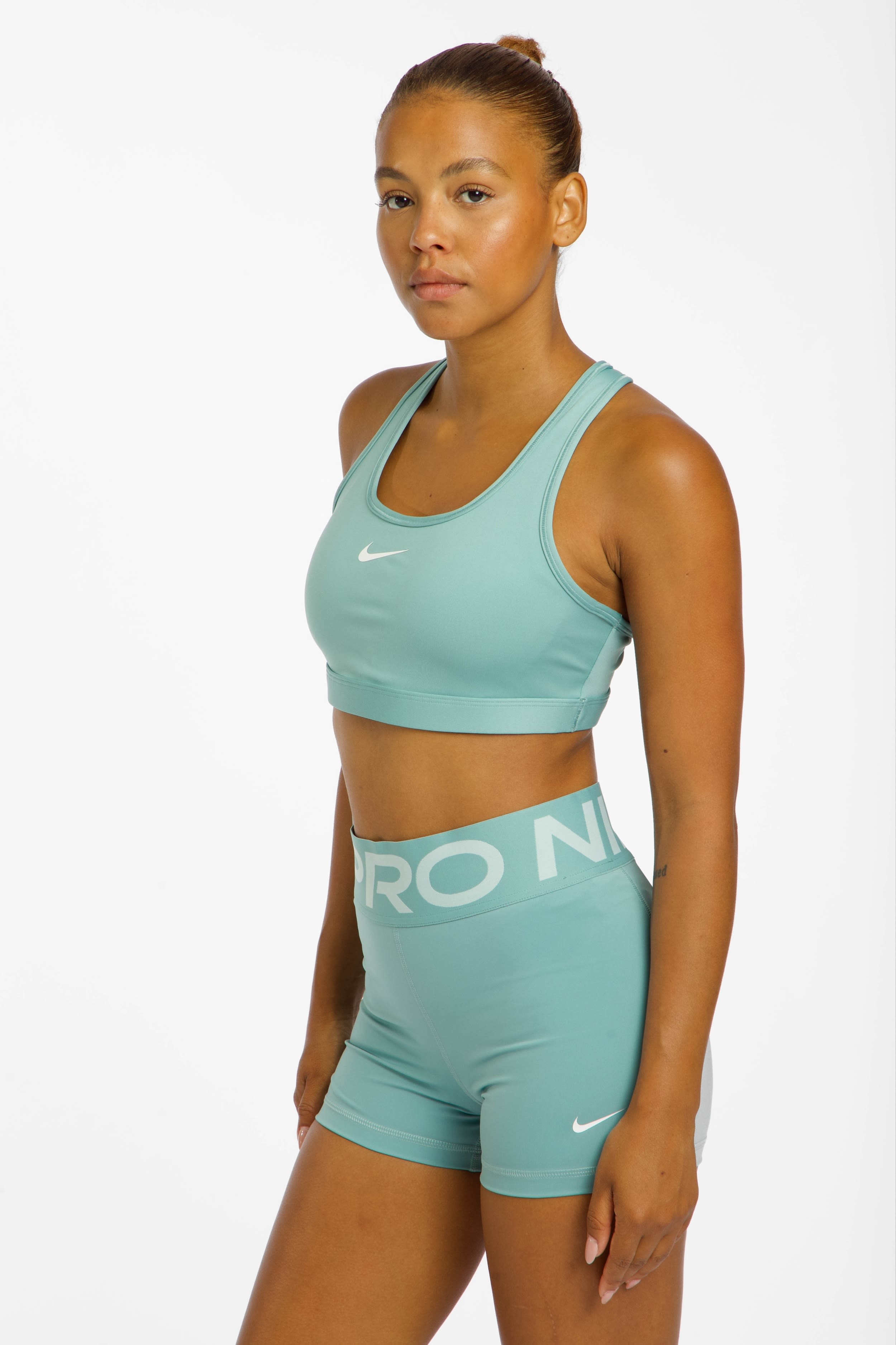 Swoosh Padded Medium Damen Sport-BH