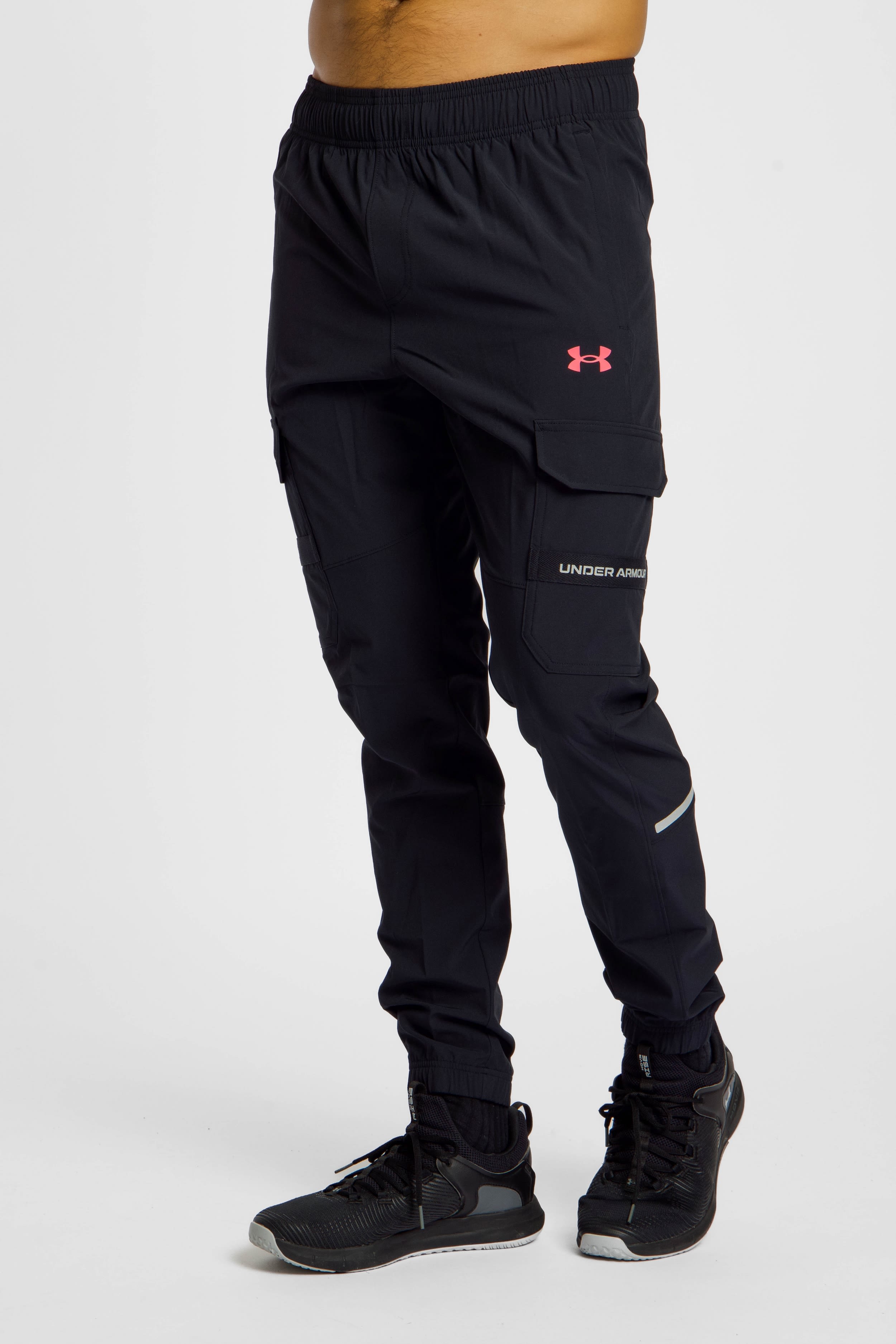 UA Tech™ Utility Woven Herren Trainerhose