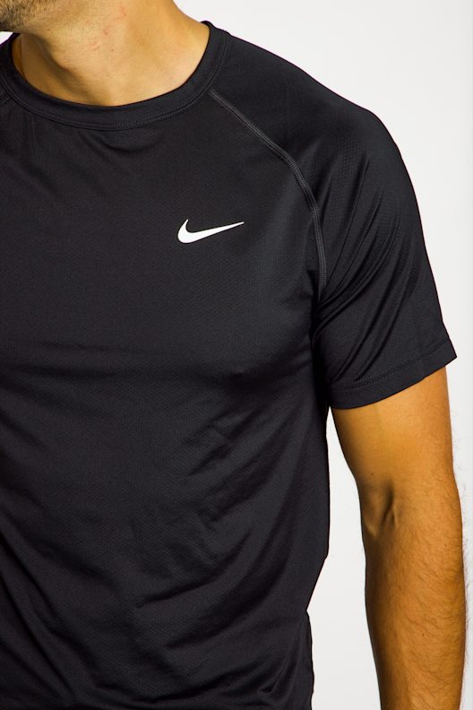 Nike Dri-FIT Ready Herren T-Shirt in schwarz kaufen | ochsnersport.ch