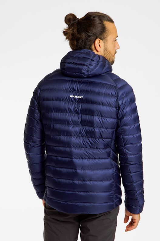 Peak Performance BL スキー 化繊パーカー　ダウンMAMMUT PERTEX×MAMMUT】極限の環境下を想定したダウンパーカの設計思想「Eiger